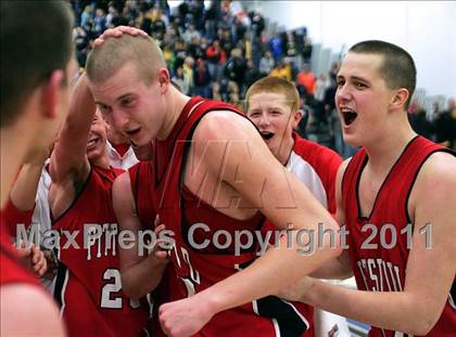 Thumbnail 3 in Teutopolis vs. Pittsfield (IHSA Class 2A Super-Sectional) photogallery.