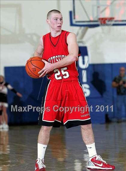 Thumbnail 2 in Teutopolis vs. Pittsfield (IHSA Class 2A Super-Sectional) photogallery.