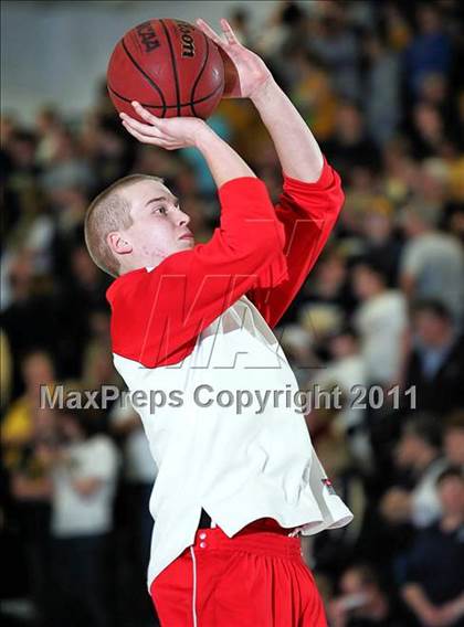 Thumbnail 1 in Teutopolis vs. Pittsfield (IHSA Class 2A Super-Sectional) photogallery.