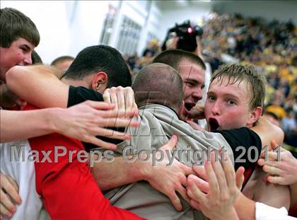 Thumbnail 2 in Teutopolis vs. Pittsfield (IHSA Class 2A Super-Sectional) photogallery.