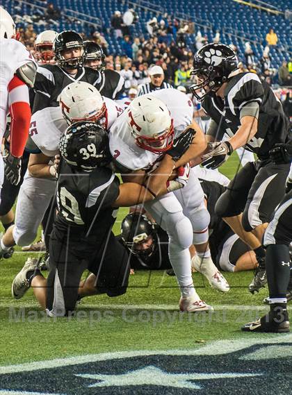 Thumbnail 1 in Tewksbury Memorial vs. Plymouth South (MIAA Division 3 Final) photogallery.