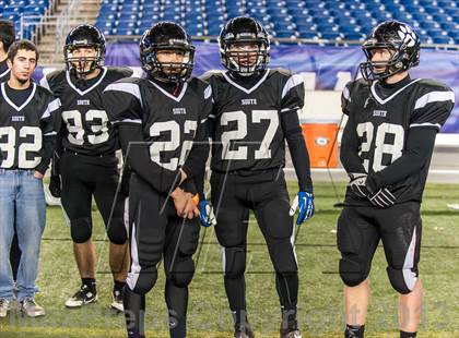 Thumbnail 2 in Tewksbury Memorial vs. Plymouth South (MIAA Division 3 Final) photogallery.