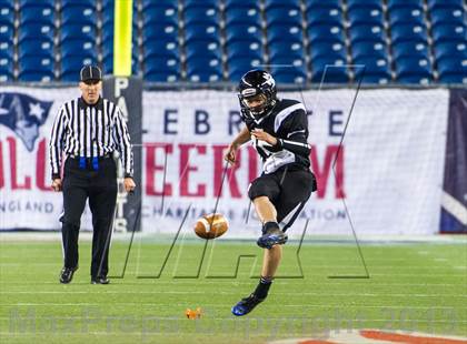 Thumbnail 2 in Tewksbury Memorial vs. Plymouth South (MIAA Division 3 Final) photogallery.