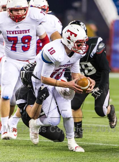 Thumbnail 2 in Tewksbury Memorial vs. Plymouth South (MIAA Division 3 Final) photogallery.