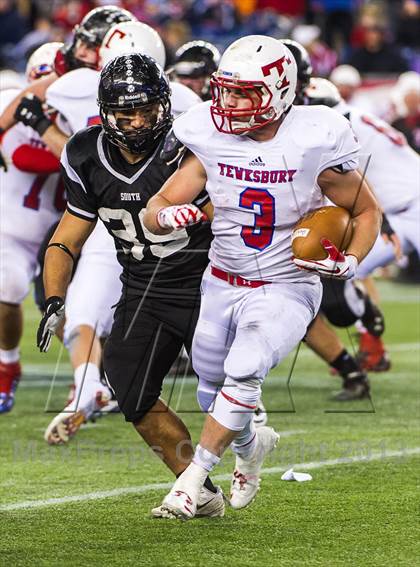 Thumbnail 3 in Tewksbury Memorial vs. Plymouth South (MIAA Division 3 Final) photogallery.