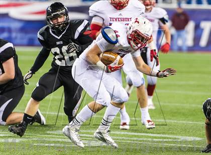 Thumbnail 2 in Tewksbury Memorial vs. Plymouth South (MIAA Division 3 Final) photogallery.