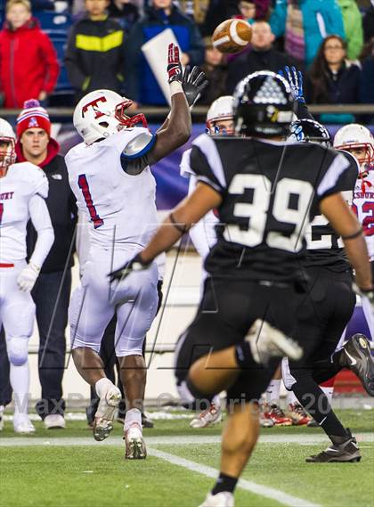 Thumbnail 3 in Tewksbury Memorial vs. Plymouth South (MIAA Division 3 Final) photogallery.