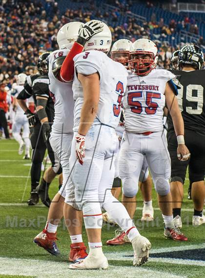 Thumbnail 2 in Tewksbury Memorial vs. Plymouth South (MIAA Division 3 Final) photogallery.