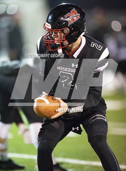 Thumbnail 1 in Mukwonago vs Muskego (WIAA D1 Round 2) photogallery.