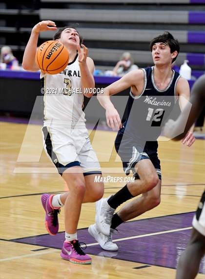 Thumbnail 3 in Central vs. Bentonville West (AAA 6A Second Round Playoff) photogallery.