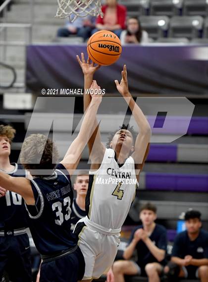 Thumbnail 2 in Central vs. Bentonville West (AAA 6A Second Round Playoff) photogallery.