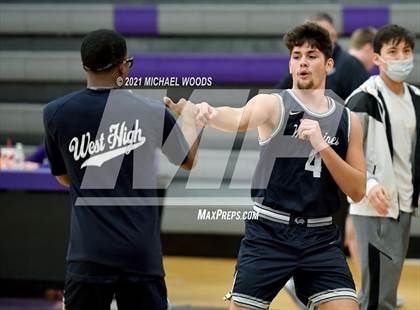 Thumbnail 3 in Central vs. Bentonville West (AAA 6A Second Round Playoff) photogallery.
