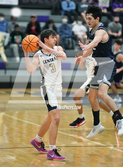 Thumbnail 3 in Central vs. Bentonville West (AAA 6A Second Round Playoff) photogallery.