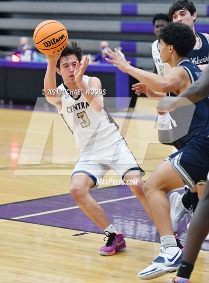 Thumbnail 3 in Central vs. Bentonville West (AAA 6A Second Round Playoff) photogallery.