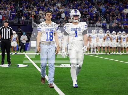 Thumbnail 2 in Tidehaven vs. Gunter (UIL 3A D2 Football Final) photogallery.