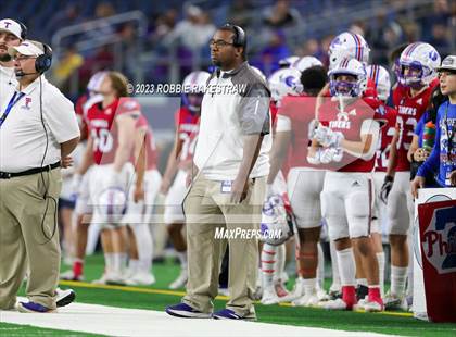 Thumbnail 3 in Tidehaven vs. Gunter (UIL 3A D2 Football Final) photogallery.