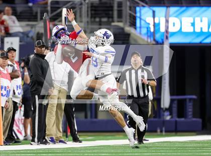 Thumbnail 2 in Tidehaven vs. Gunter (UIL 3A D2 Football Final) photogallery.