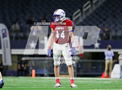 Thumbnail 2 in Tidehaven vs. Gunter (UIL 3A D2 Football Final) photogallery.