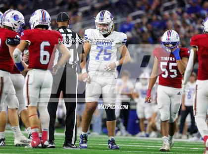 Thumbnail 1 in Tidehaven vs. Gunter (UIL 3A D2 Football Final) photogallery.