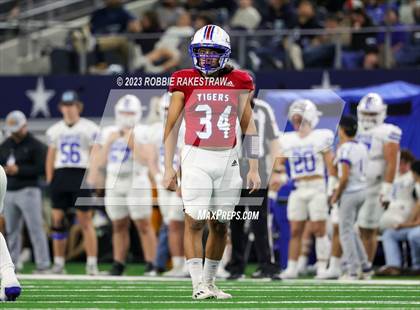 Thumbnail 1 in Tidehaven vs. Gunter (UIL 3A D2 Football Final) photogallery.