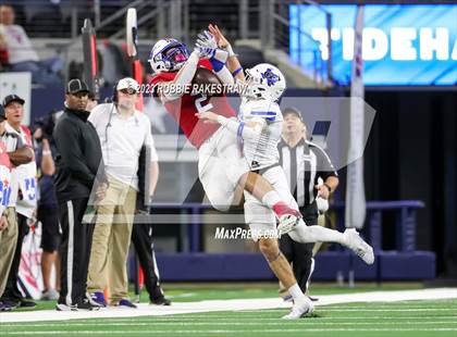 Thumbnail 3 in Tidehaven vs. Gunter (UIL 3A D2 Football Final) photogallery.