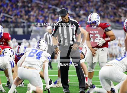 Thumbnail 3 in Tidehaven vs. Gunter (UIL 3A D2 Football Final) photogallery.