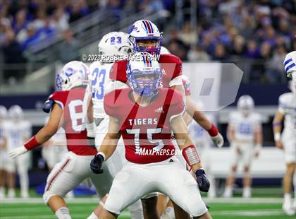 Thumbnail 1 in Tidehaven vs. Gunter (UIL 3A D2 Football Final) photogallery.