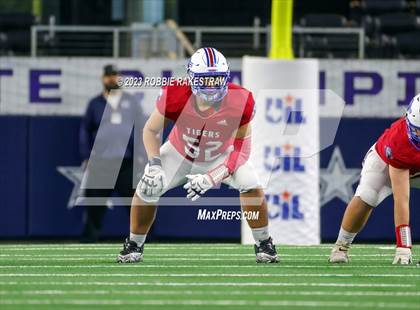 Thumbnail 2 in Tidehaven vs. Gunter (UIL 3A D2 Football Final) photogallery.