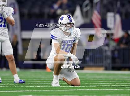 Thumbnail 3 in Tidehaven vs. Gunter (UIL 3A D2 Football Final) photogallery.