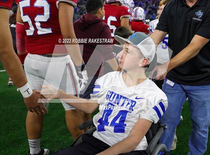 Thumbnail 1 in Tidehaven vs. Gunter (UIL 3A D2 Football Final) photogallery.