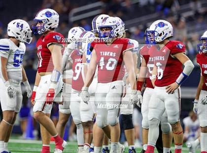 Thumbnail 3 in Tidehaven vs. Gunter (UIL 3A D2 Football Final) photogallery.