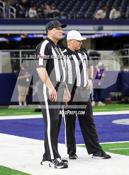 Thumbnail 2 in Tidehaven vs. Gunter (UIL 3A D2 Football Final) photogallery.