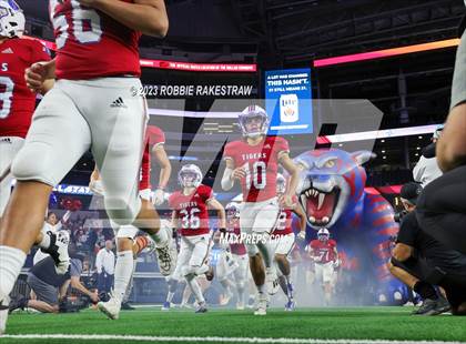 Thumbnail 3 in Tidehaven vs. Gunter (UIL 3A D2 Football Final) photogallery.