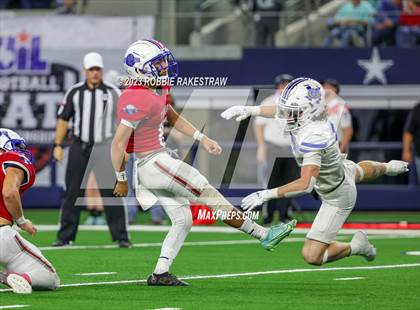 Thumbnail 3 in Tidehaven vs. Gunter (UIL 3A D2 Football Final) photogallery.