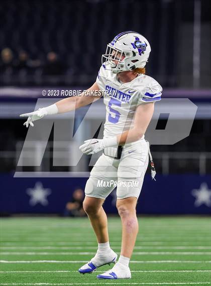 Thumbnail 3 in Tidehaven vs. Gunter (UIL 3A D2 Football Final) photogallery.