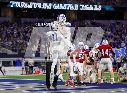 Thumbnail 1 in Tidehaven vs. Gunter (UIL 3A D2 Football Final) photogallery.