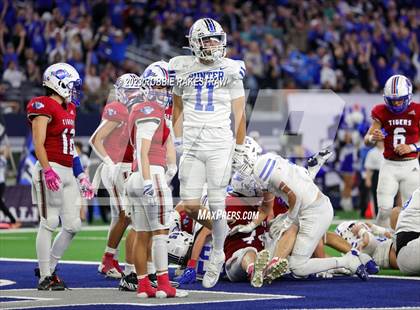 Thumbnail 1 in Tidehaven vs. Gunter (UIL 3A D2 Football Final) photogallery.