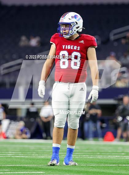 Thumbnail 3 in Tidehaven vs. Gunter (UIL 3A D2 Football Final) photogallery.