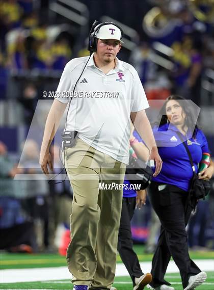Thumbnail 2 in Tidehaven vs. Gunter (UIL 3A D2 Football Final) photogallery.