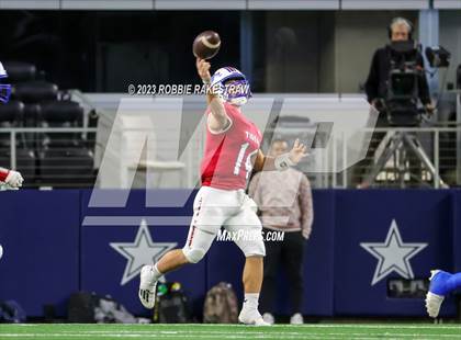 Thumbnail 3 in Tidehaven vs. Gunter (UIL 3A D2 Football Final) photogallery.