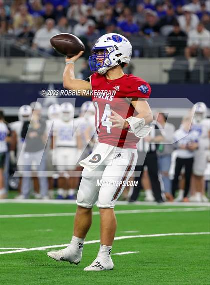 Thumbnail 2 in Tidehaven vs. Gunter (UIL 3A D2 Football Final) photogallery.