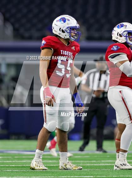 Thumbnail 3 in Tidehaven vs. Gunter (UIL 3A D2 Football Final) photogallery.