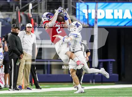 Thumbnail 2 in Tidehaven vs. Gunter (UIL 3A D2 Football Final) photogallery.