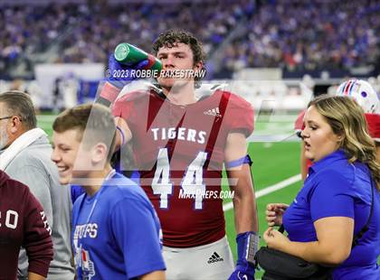 Thumbnail 1 in Tidehaven vs. Gunter (UIL 3A D2 Football Final) photogallery.