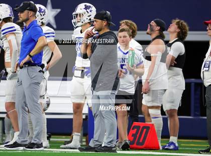 Thumbnail 2 in Tidehaven vs. Gunter (UIL 3A D2 Football Final) photogallery.