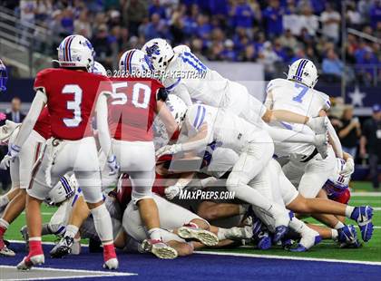 Thumbnail 2 in Tidehaven vs. Gunter (UIL 3A D2 Football Final) photogallery.