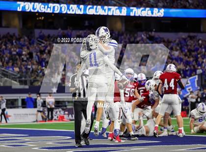 Thumbnail 3 in Tidehaven vs. Gunter (UIL 3A D2 Football Final) photogallery.