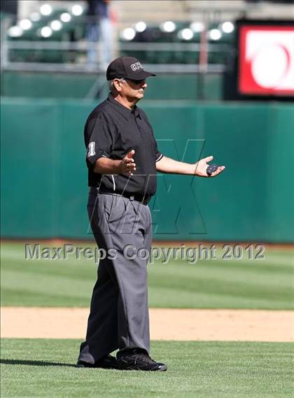 Thumbnail 1 in De La Salle vs. Bishop Amat (Dave Stewart/Oakland A's Showdown) photogallery.