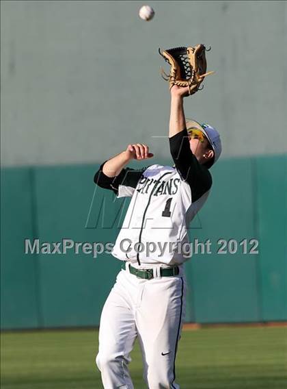 Thumbnail 2 in De La Salle vs. Bishop Amat (Dave Stewart/Oakland A's Showdown) photogallery.