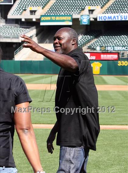 Thumbnail 1 in De La Salle vs. Bishop Amat (Dave Stewart/Oakland A's Showdown) photogallery.